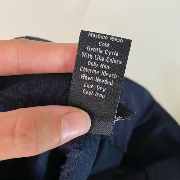 Attyre New York Navy Blue Midi Length Shorts Woman's Size 4 - Picture 8 of 8